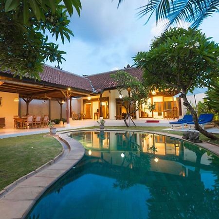 Bali Royal Heritage Villa Семіньяк Екстер'єр фото